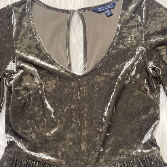 American Eagle Velvet Like Olive Romper w/ Pockets,  XS - Picture 5 of 8